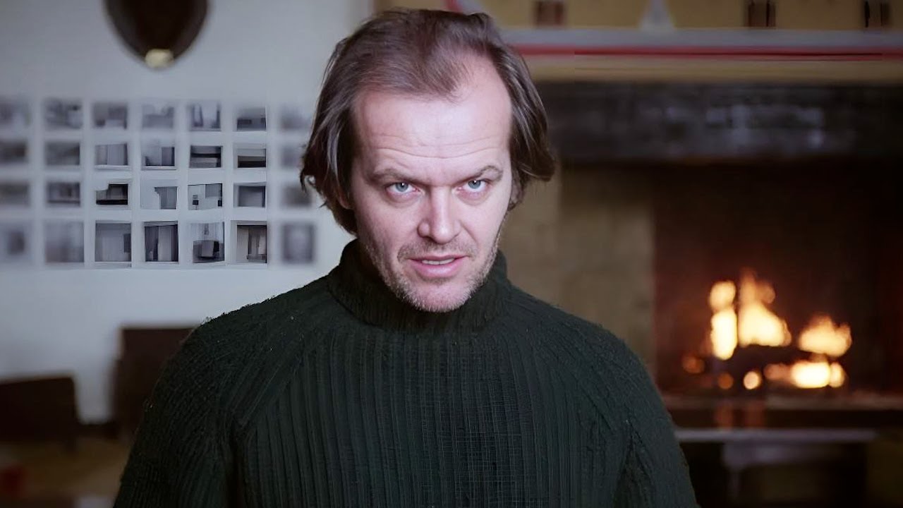 فندق مسكون بالارواح الشريره بيجبر حارس الفندق انه يخلص على عيلته (ملخص فيلم The Shining)