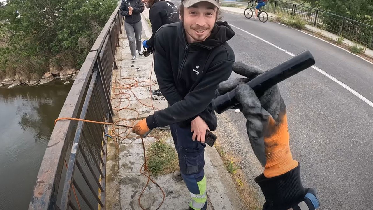 Prisiljeni smo zaroniti ovdje! Pecanjem magnetima pronalazimo prigušivač!