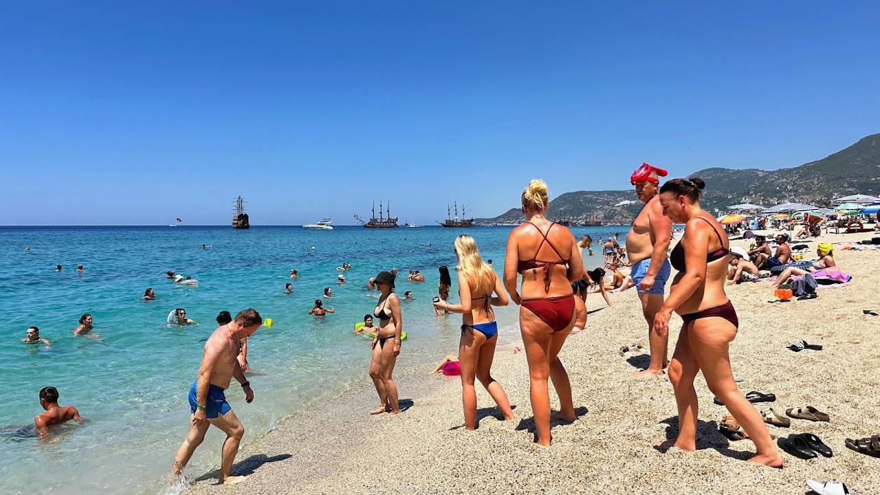 Прогулка по пляжу Клеопатры 🏖️ | Красивые виды от пещеры Дамлаташ 🌊