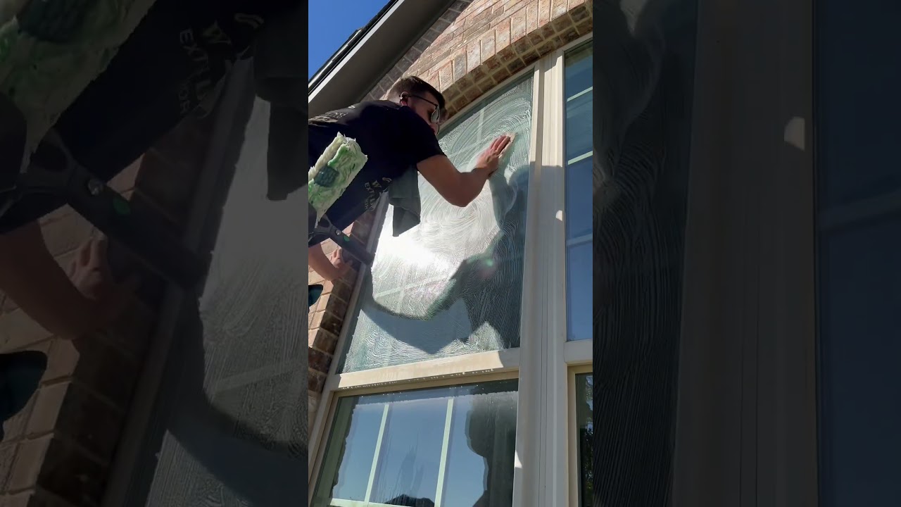 How to professionally clean windows #oddlysatisfying #satisfying #windowcleaning #fyp #cleaning