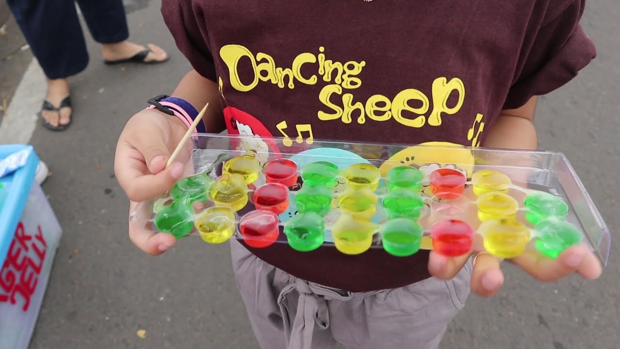 Nyobain Lagi Makan Jelly dan Naik Odong-Odong Superhero di Car Free Day