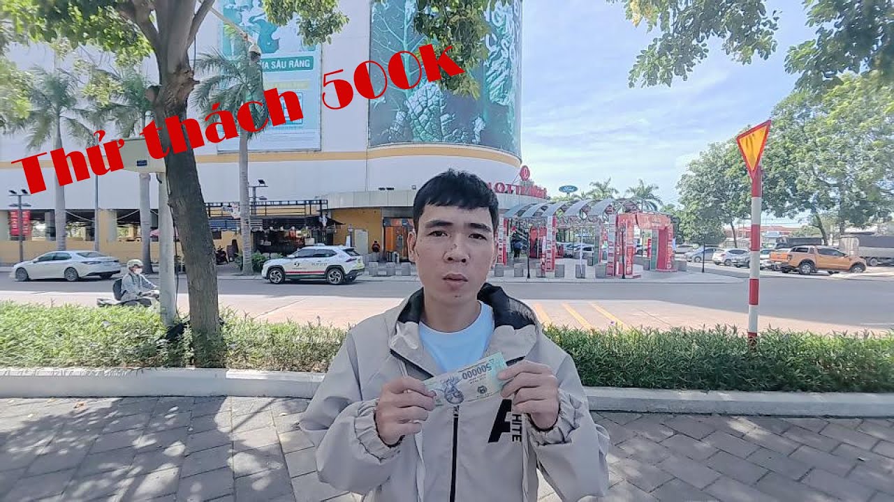 Vlog một ng&agrave;y thử th&aacute;ch 500k ở Lotte mart - Buki Vlog