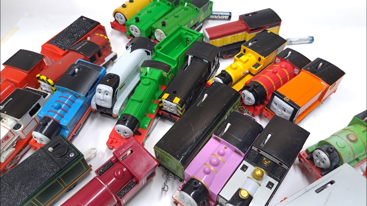 Trackmaster Unboxing trains Thomas, would you fix/repair it?