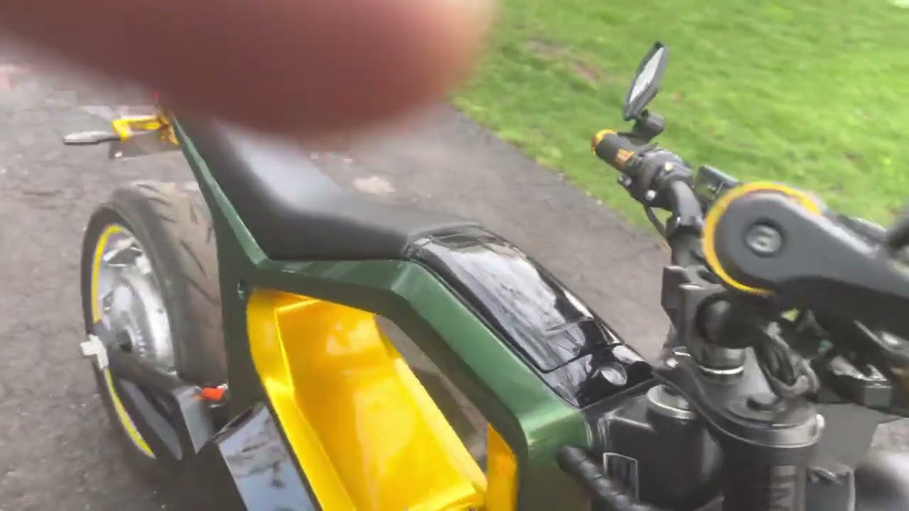 Wrapping and Modding My Sondors Metacycle: progress so far. Still a lot of detailing to do.