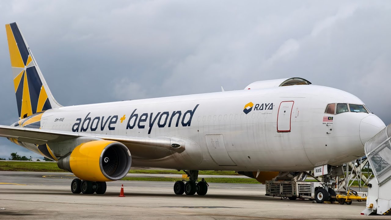 RAYA AIRWAYS BOEING 767 9M-RXE KUCHING