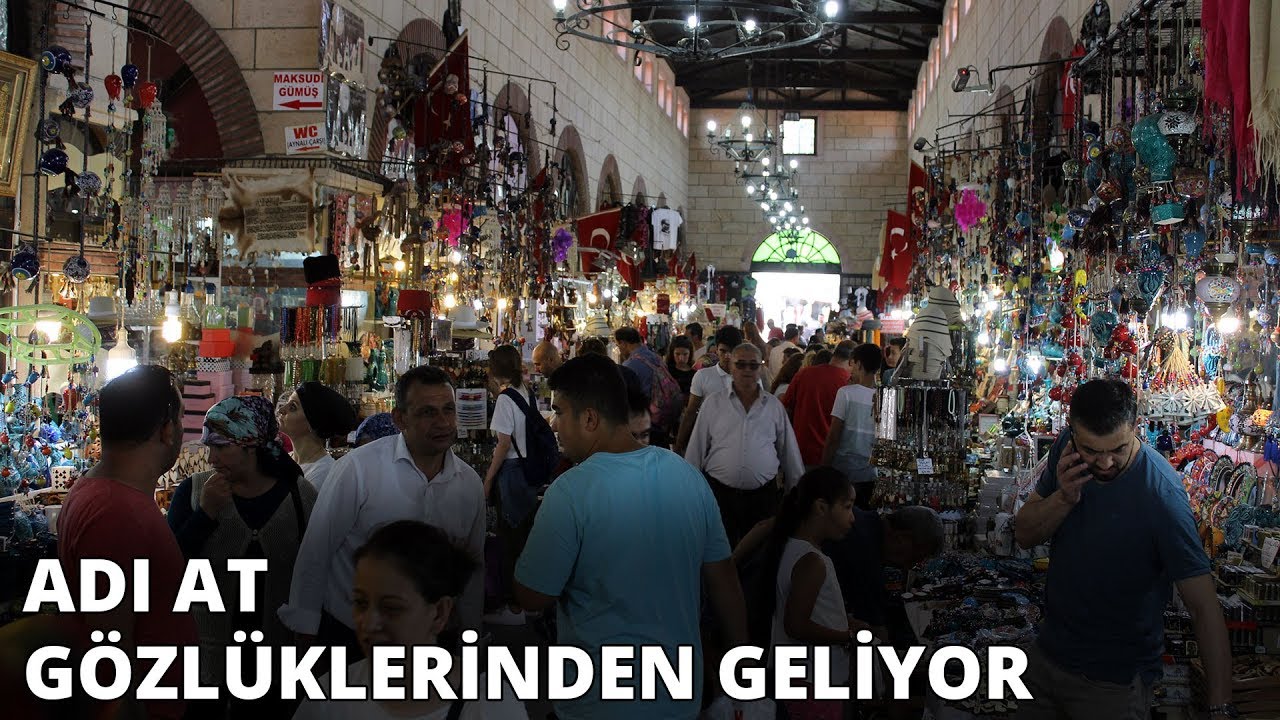 Tarihi Aynalı Çarşı’ya ziyaretçi akını