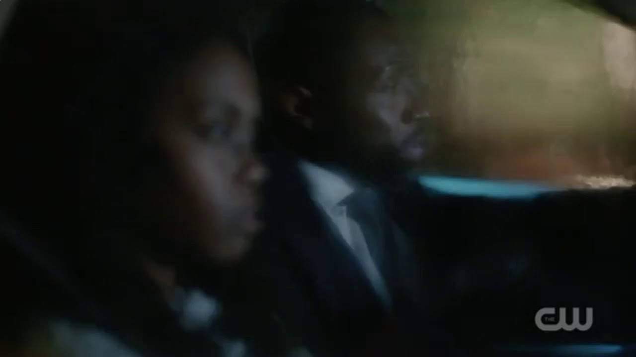 Black Lightning 1x01 scene # 2 Jefferson gets pull over by racist cops