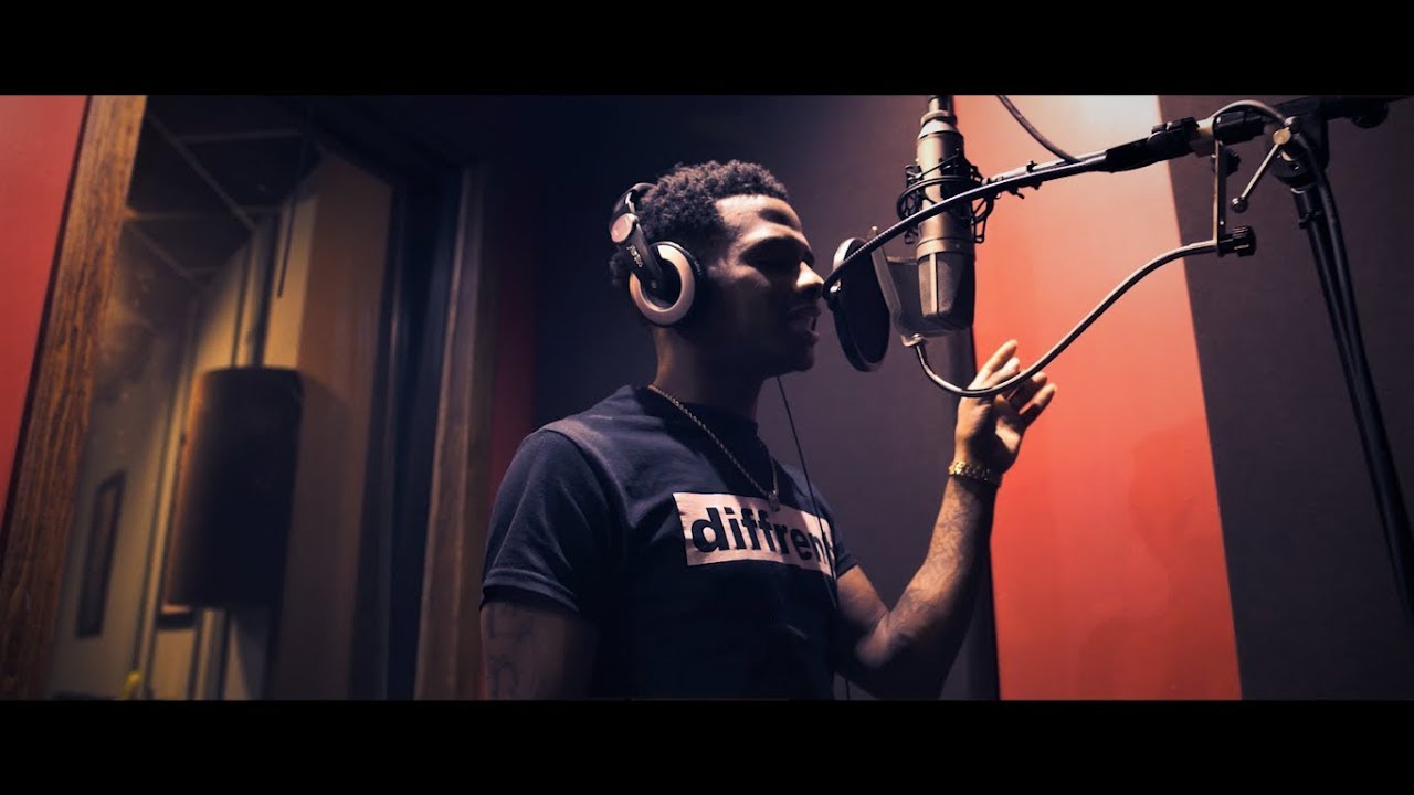 Starringo - Smoke Session (Music Video)