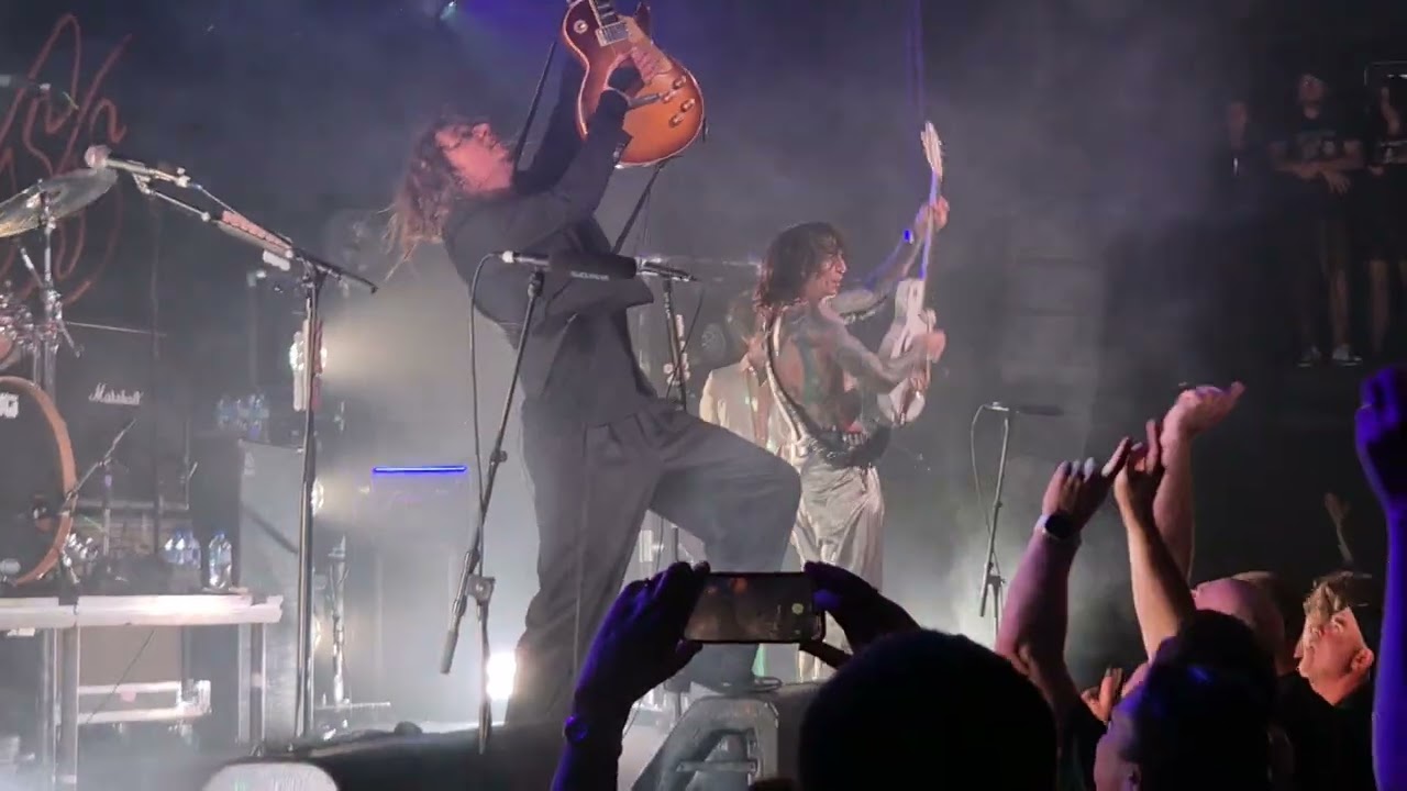 The Darkness - Love is Only a Feeling - Auckland - 17 Feb 26