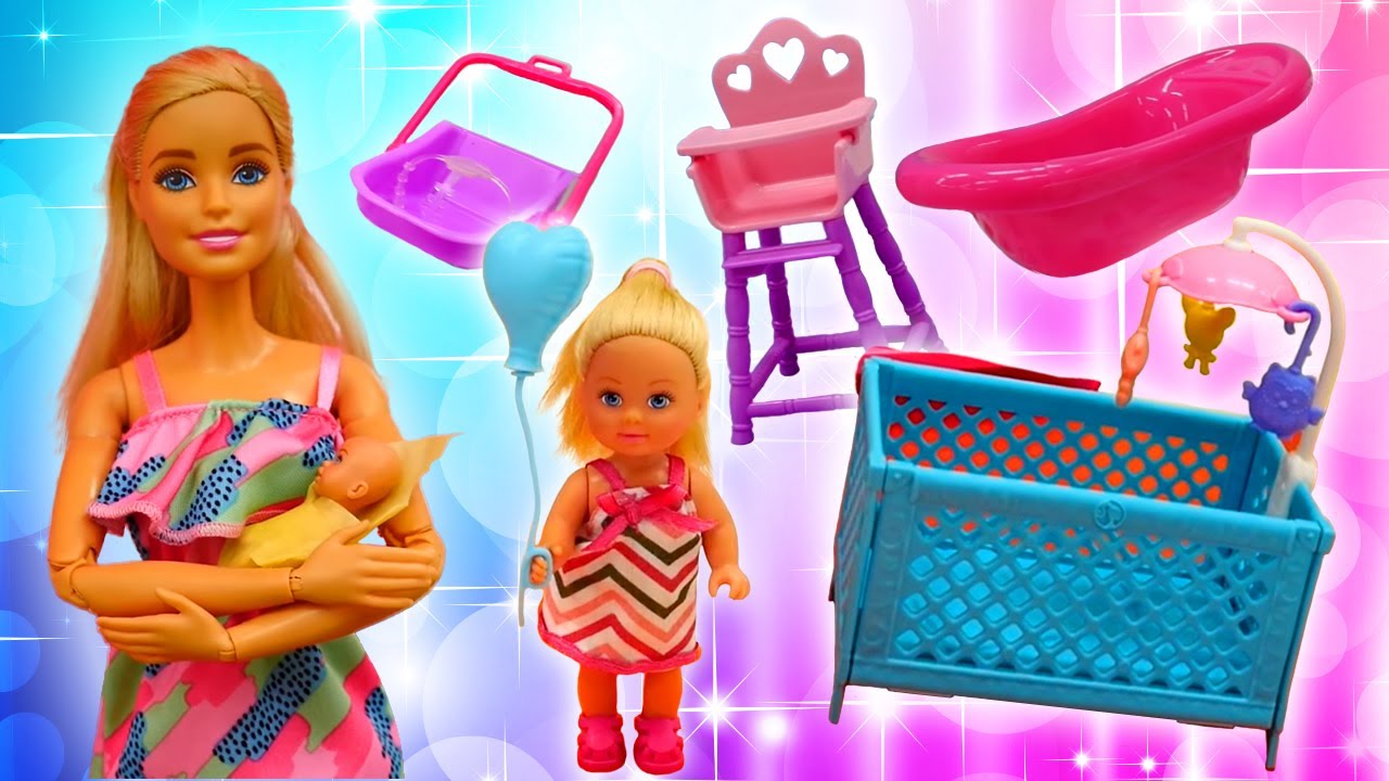 Barbie ve Sevcan ile kız oyunları.  Steffie yeni doğmuş bebek i&ccedil;in alışverişe gidiyor