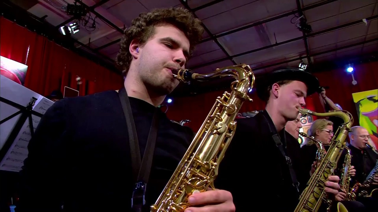Bigband Que - Got to Get You into My Life (Beatles) yn Noardewyn Live #omropfryslan