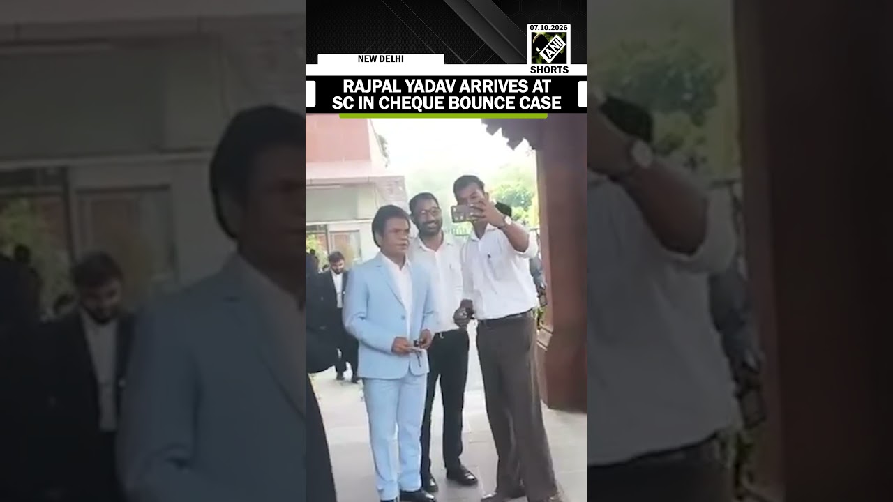 Actor Rajpal Yadav arrives at Supreme Court in ₹2 crore cheque bounce case