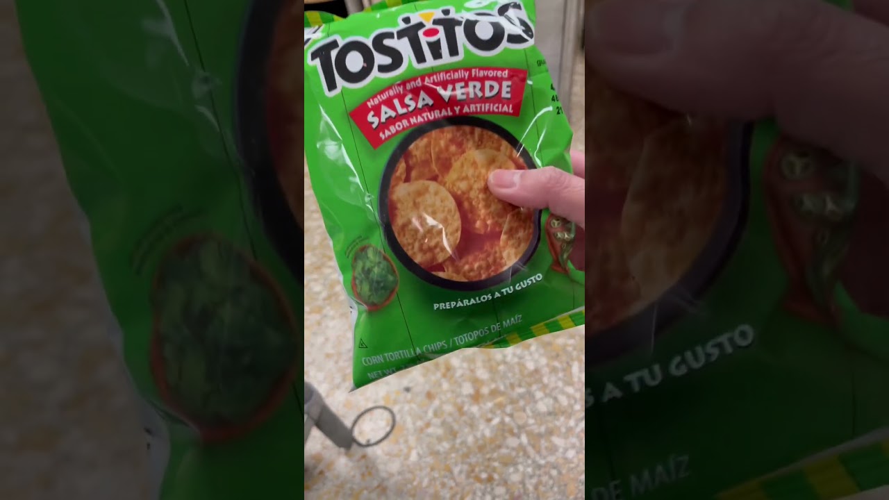 Tostitos Salsa Verde Snack Review #short #shortvideo #trending #tostitos #snackvideo #trendingvideo