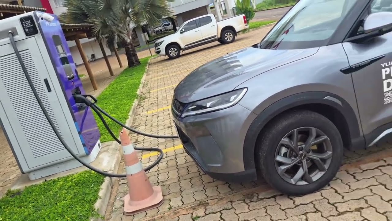 Viagem de Yuan PRO com 4 pessoas