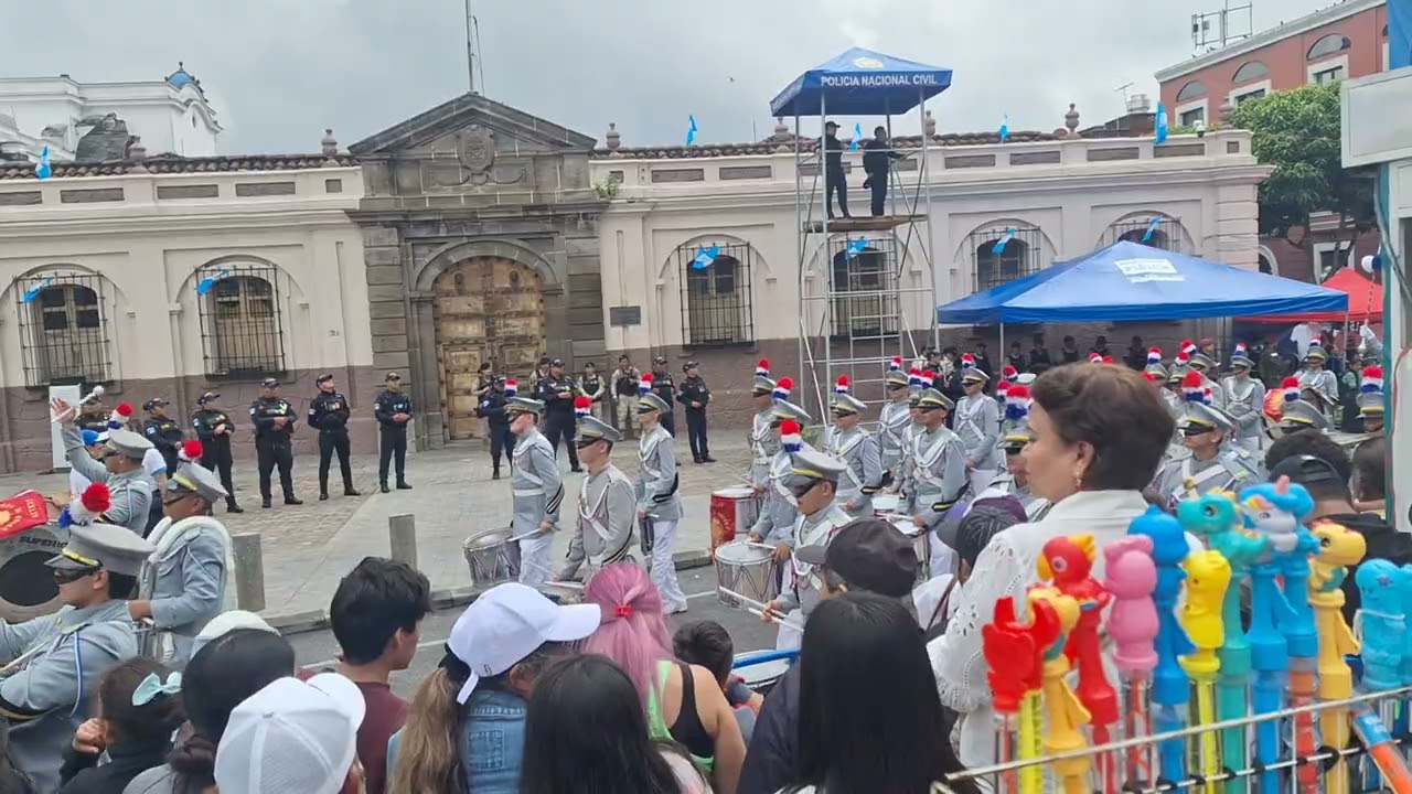 Banda de Guerra Colegio San José de los Infantes, pasando frente antiguas instalaciones 15 9 2025 