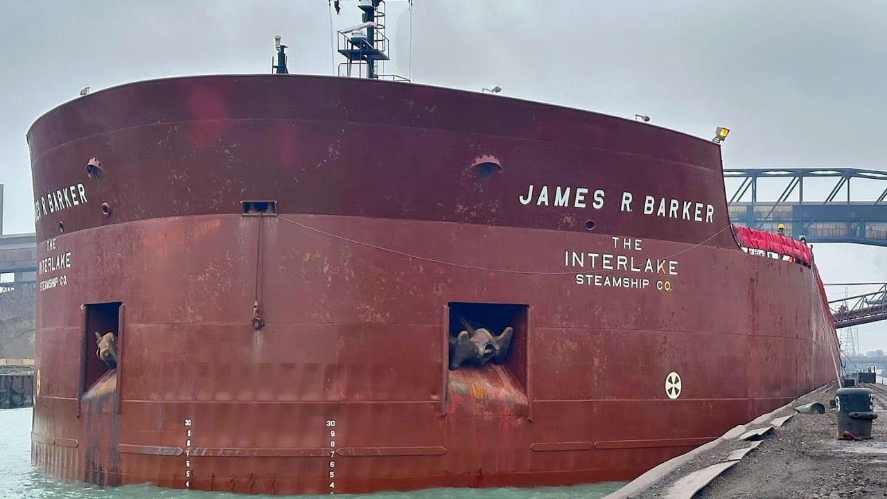 James R Barker - Steel Behemoth Rides into Duluth, MN with a Barker Bark
