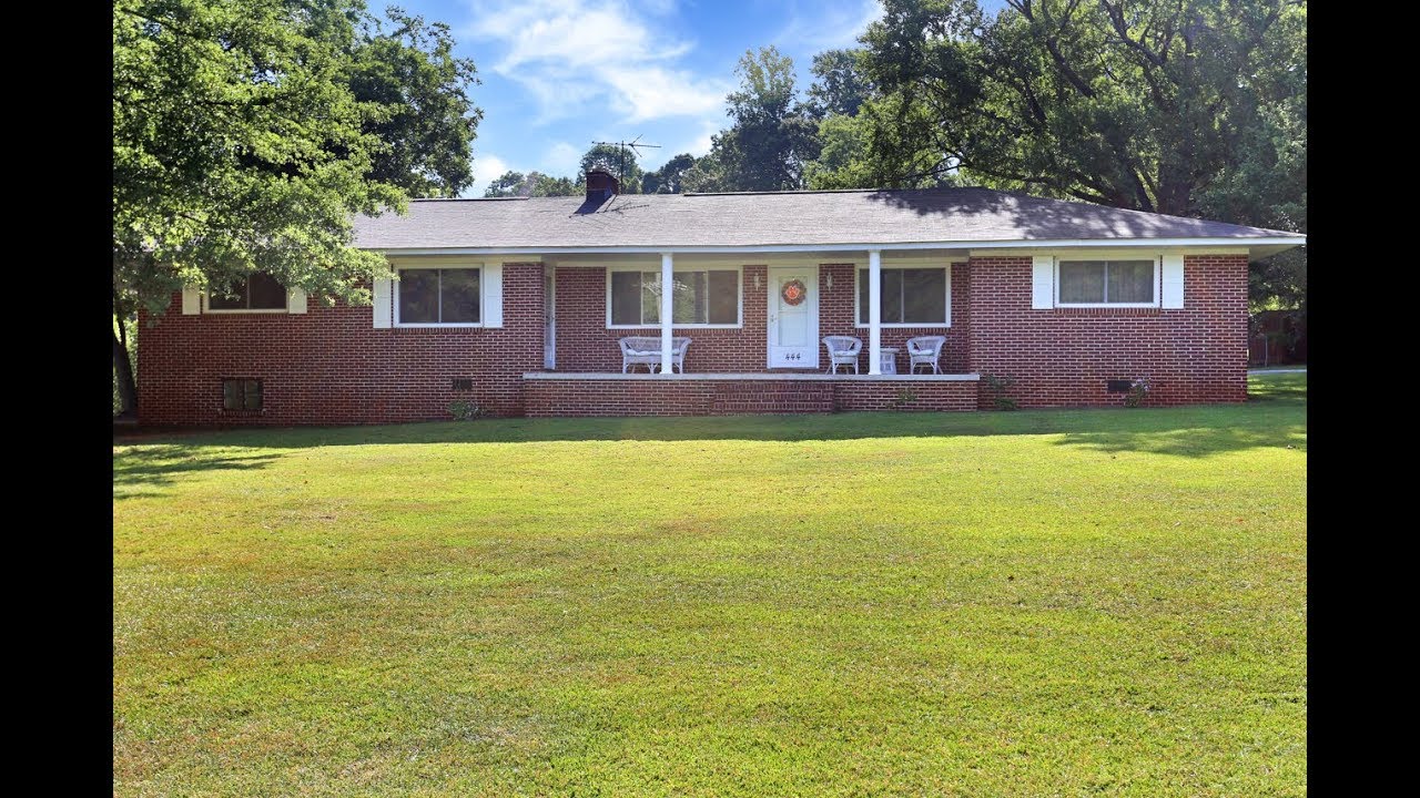 Laurens SC Homes for Sale   444 Lakeview Drive 29360