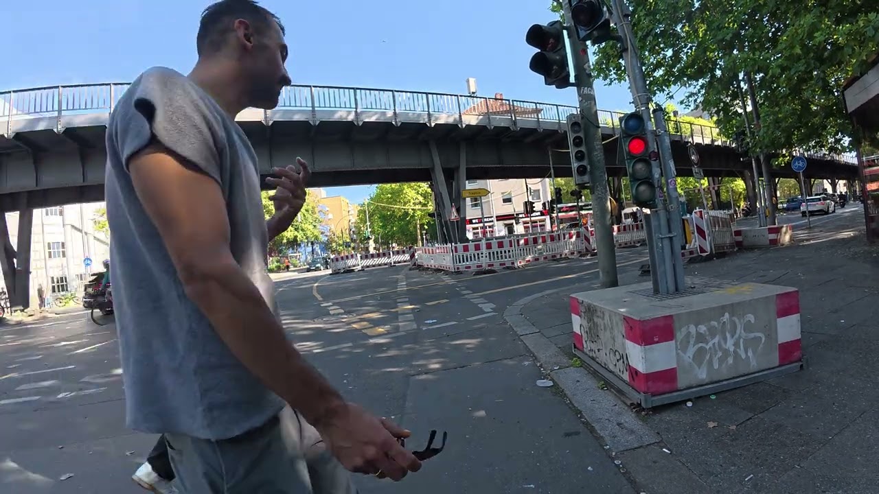 18,1 km Tour Neu eröffnete A100 - 1/2