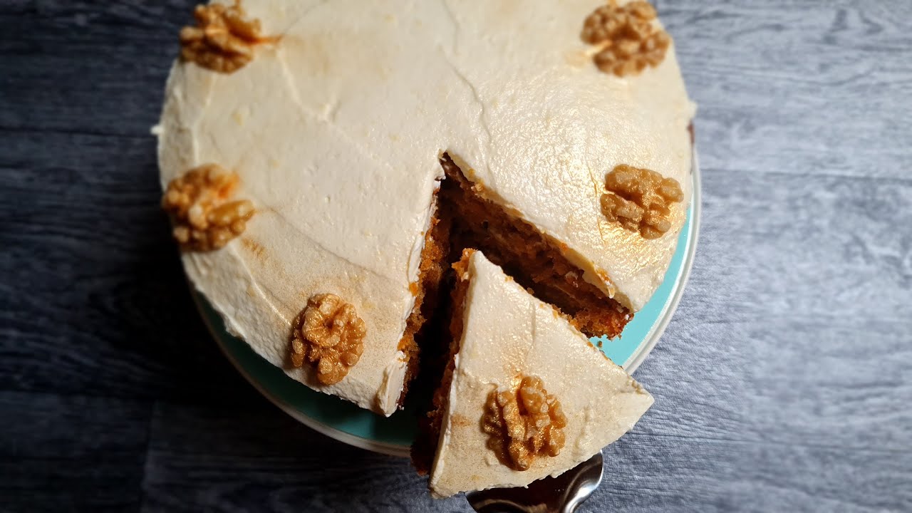 My favourite Carrot Cake Recipe by Yummyy Eats