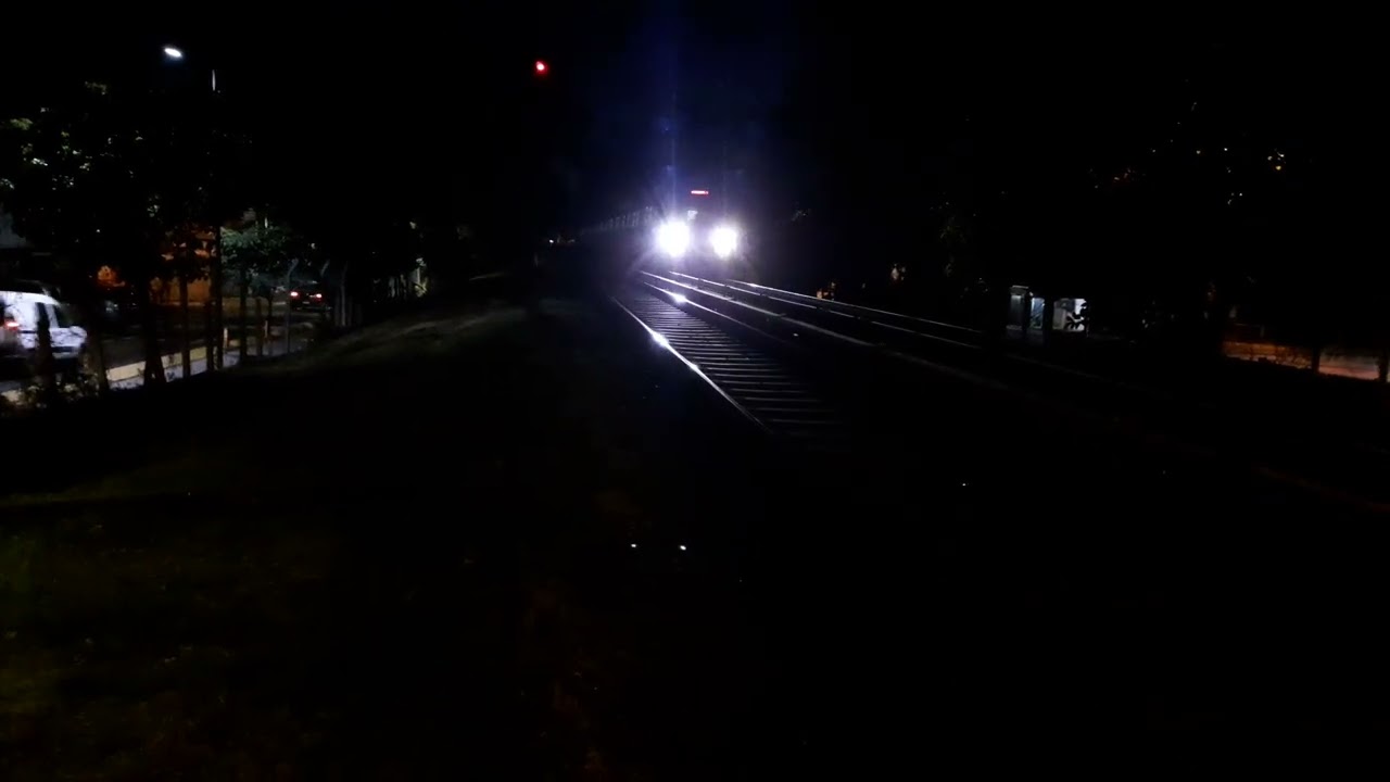 Línea Mitre - Tren Local M11 saliendo de Chilavert a Belgrano R (Servicio limitado)