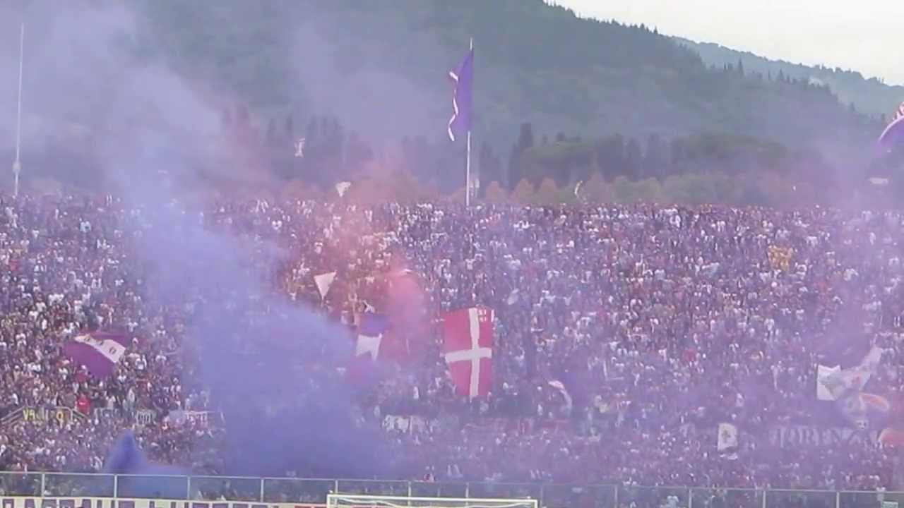 Fiorentina - Juve 4-2 20/10/13 Tifosi Fiorentina in curva Fiesole