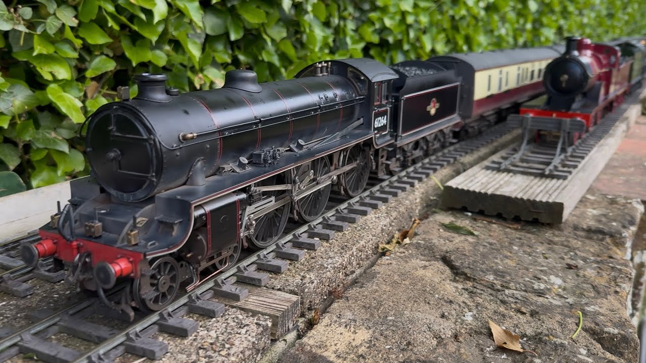 Evening steam trains with coach lighting - gauge 1, Aster Castle, Accucraft Thompson B1, 5MT + more