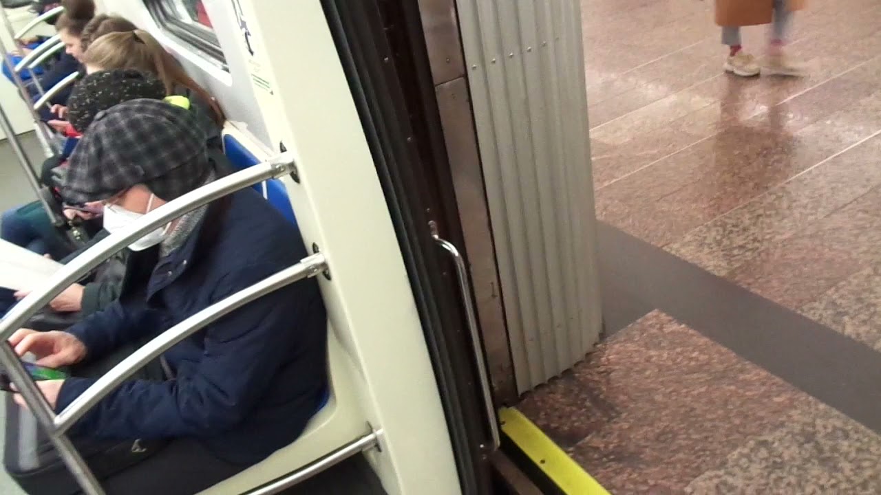 St. Petersburg Metro Line 2: OEVRZ/Transmashholding 81-722/723/724 train