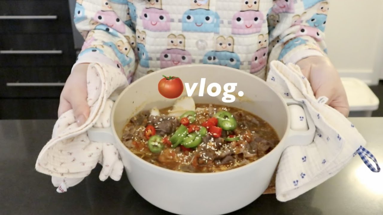 VLOG. 饮食日记, Jollibee🍗, 酸汤肥牛, 番茄肉酱意面, 麻婆豆腐, 小炒肉, 花生酱香蕉吐司, 美甲💅🏻, MacBook Pro 14