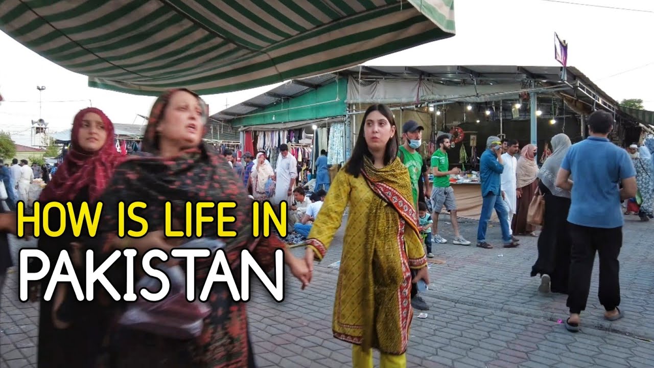PAKISTAN WALKING IN THE POPULAR AND CROWDED SUNDAY MARKET IN ISLAMABAD - 4K 2024