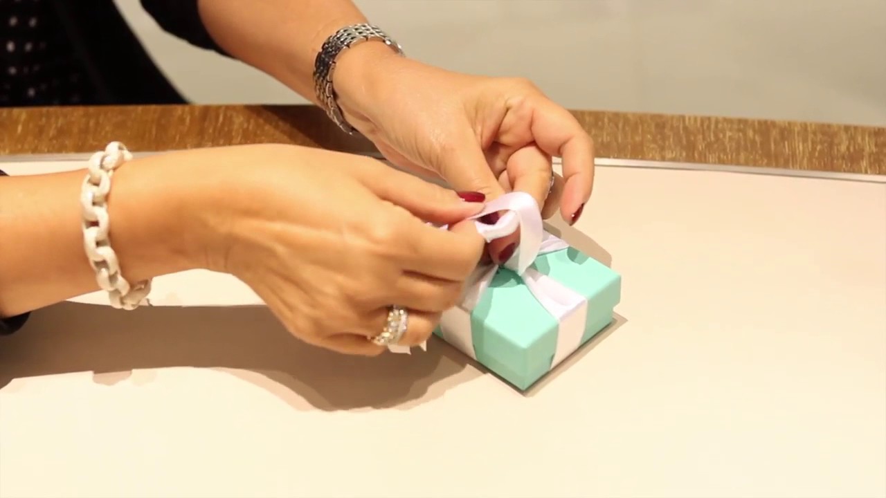 How to tie a Tiffany bow