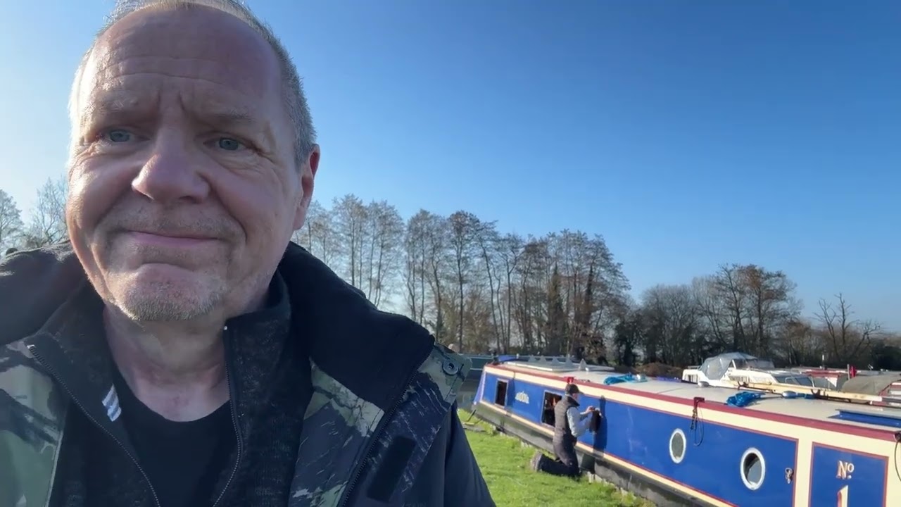 NEW WINDOWS ON MY NARROW BOAT. thanks to CHANNELGLAZE LTD 