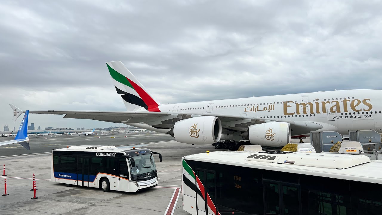 4 mins drive inside Dubai Airport | viewing Gigantic  Emirates A380
