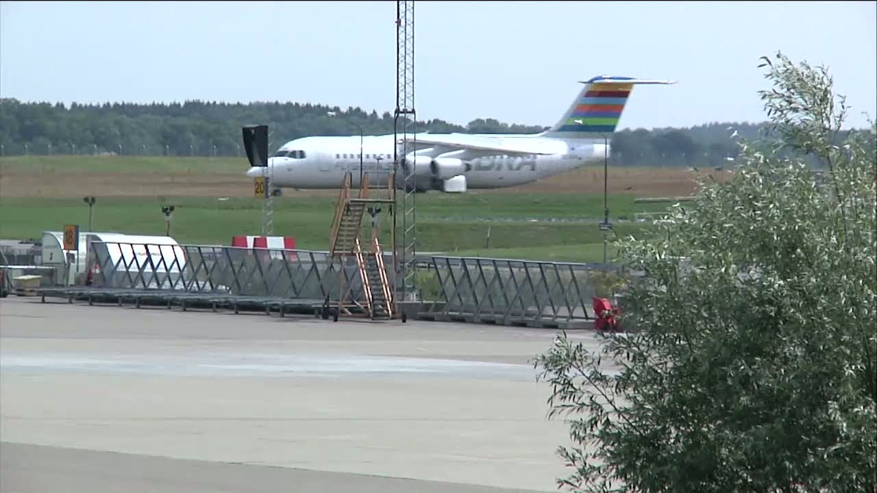 Terrorattacker sp&auml;r p&aring; flygr&auml;dslan - Nyheterna (TV4)