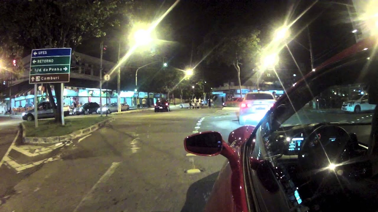 Uma volta de Ferrari 458 Itália pelas ruas de Jardim da Penha e Praia do Canto, em Vitória