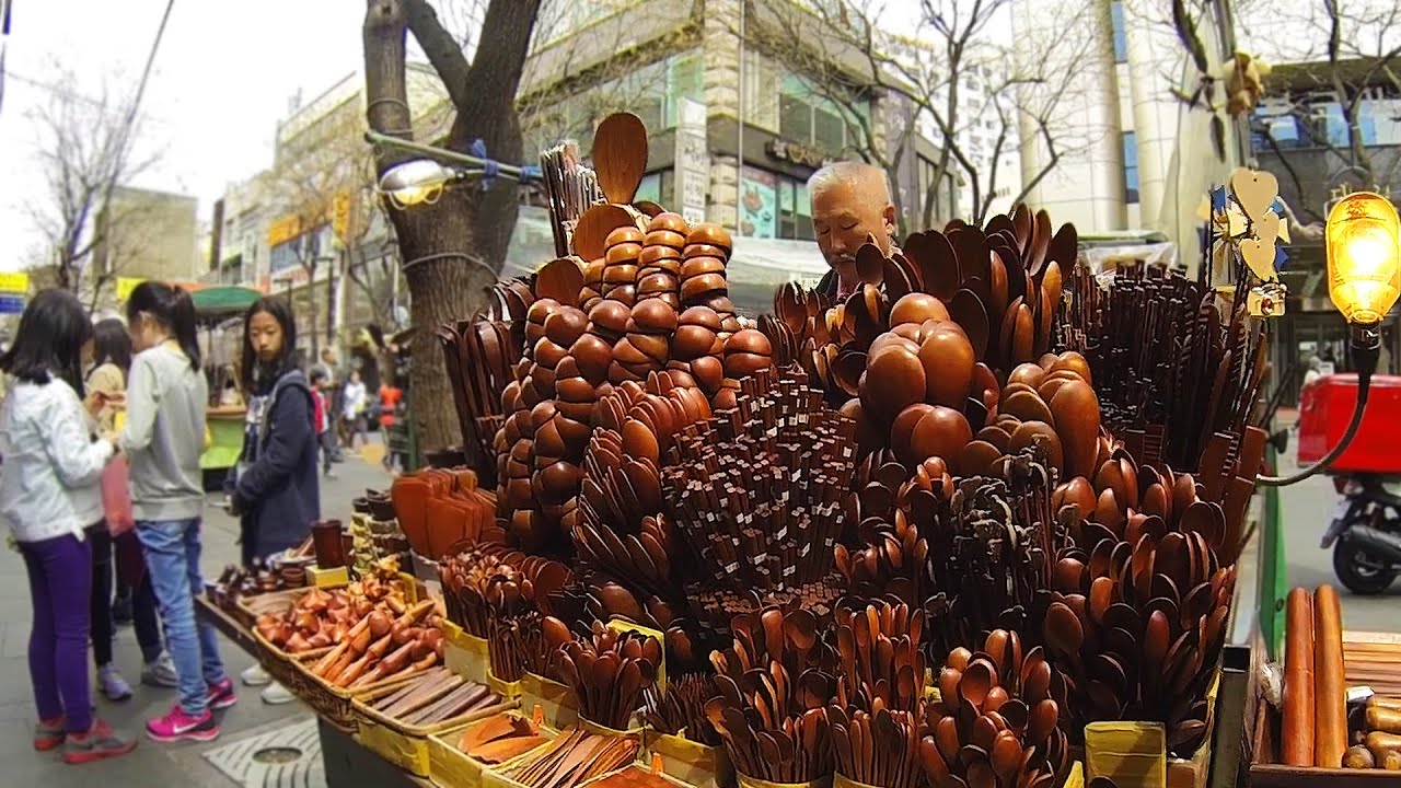 Korea's traditional district, Insadong (한국의 전통 지역 인사동 ) - 🇰🇷 SEOUL WALK