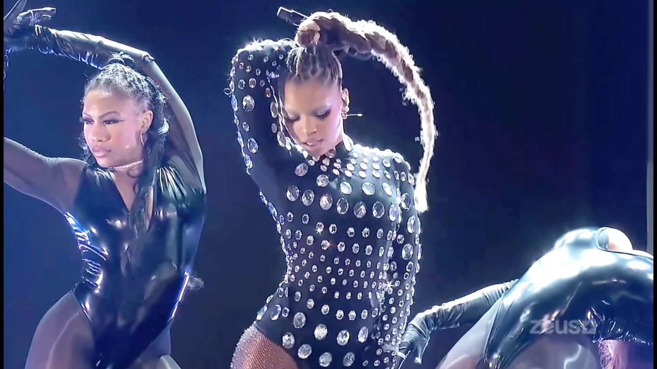 Chl&ouml;e - Keep Watching / Treat Me (Hollywood Unlocked Impact Awards Performance)