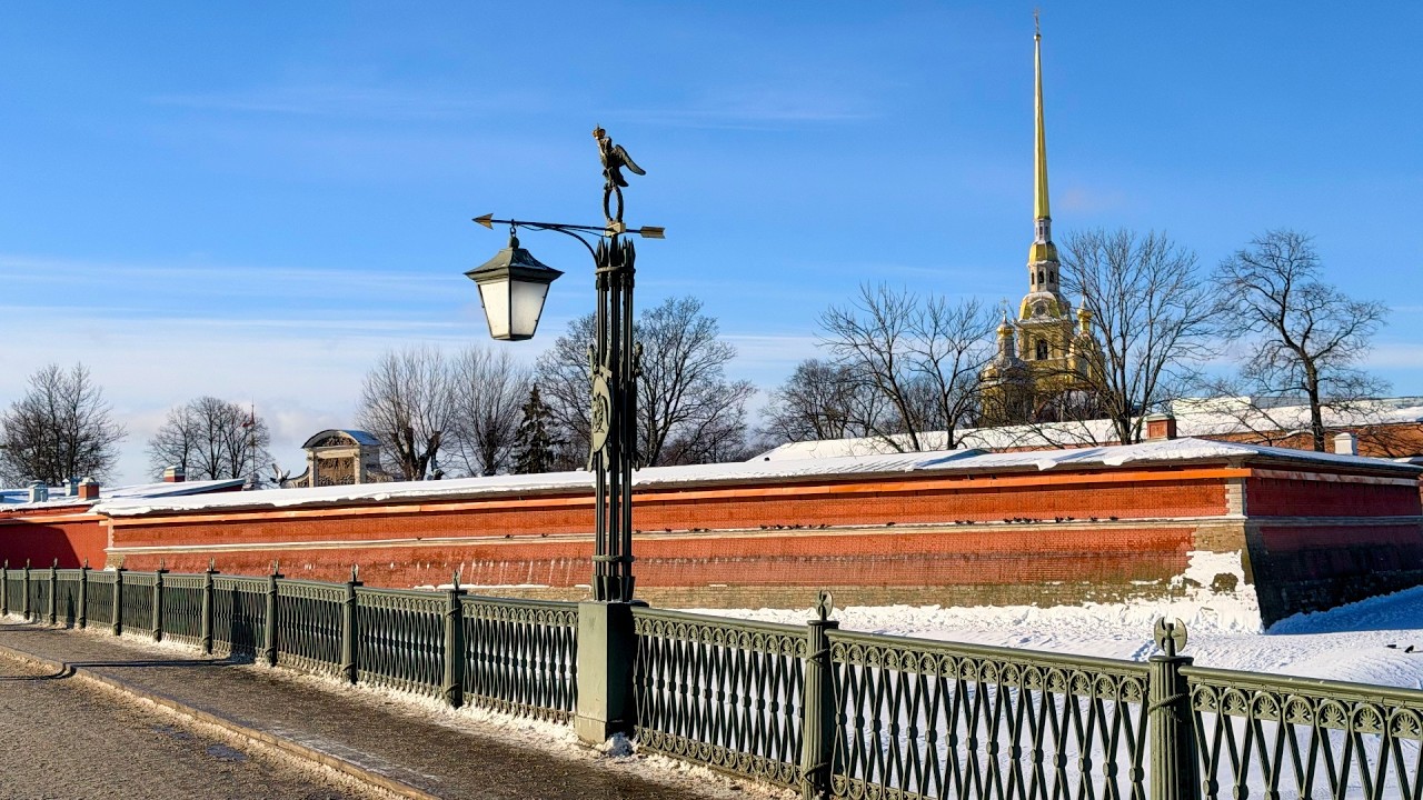 Яркая прогулка по Петропавловской крепости под звон колоколов. САНКТ-ПЕТЕРБУРГ.
