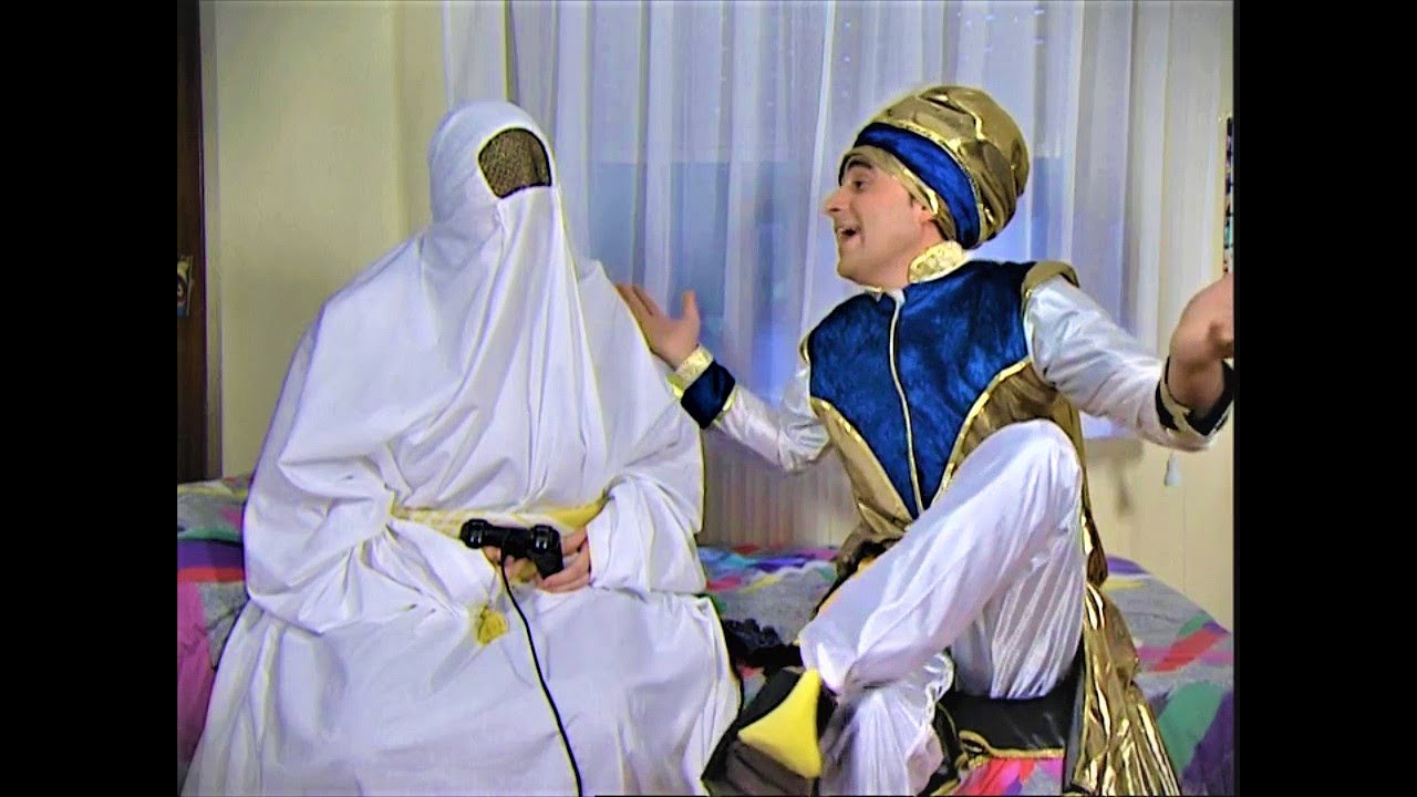 Qu&eacute; vida m&aacute;s triste 🔵5x11🔵 QVMT Vidas an&oacute;nimas, Martes y 13, Club de fans, Saruma