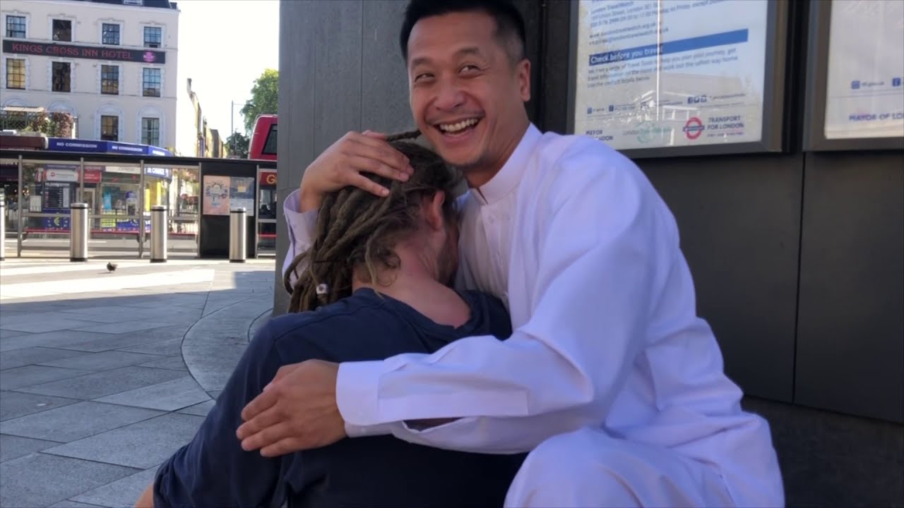 ASMR outside - Helping Homeless Charley on His Birthday 🎂 - Massage - Pay It Forward - Tao Chi Kai