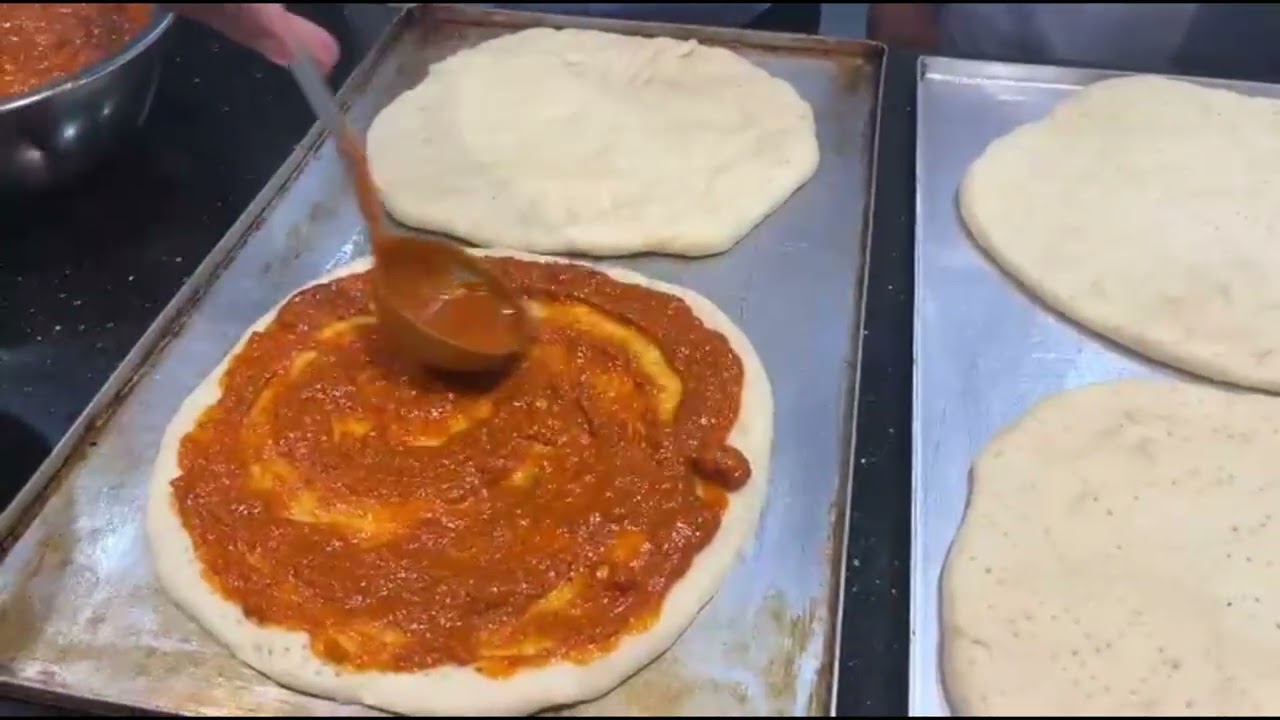How to Make Pizza at Home | Easy Pizza Recipe