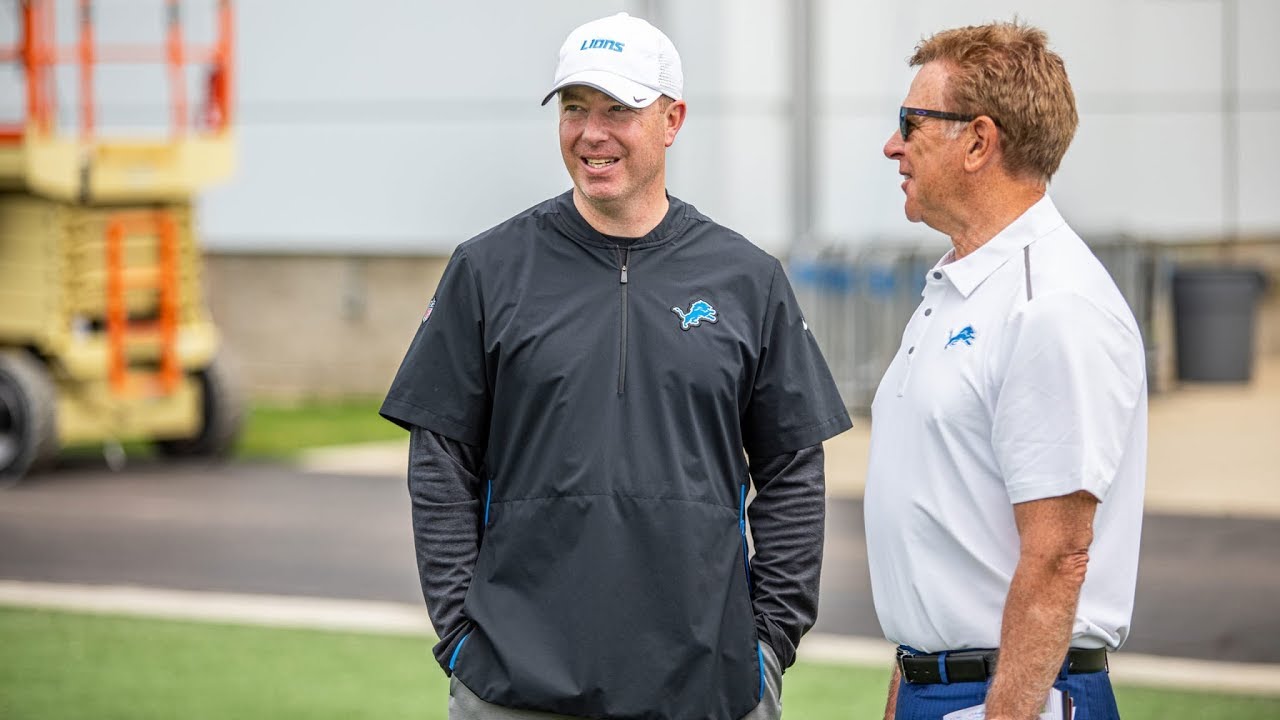 New Lions play-by-play announcer Fred McLeod visits practice