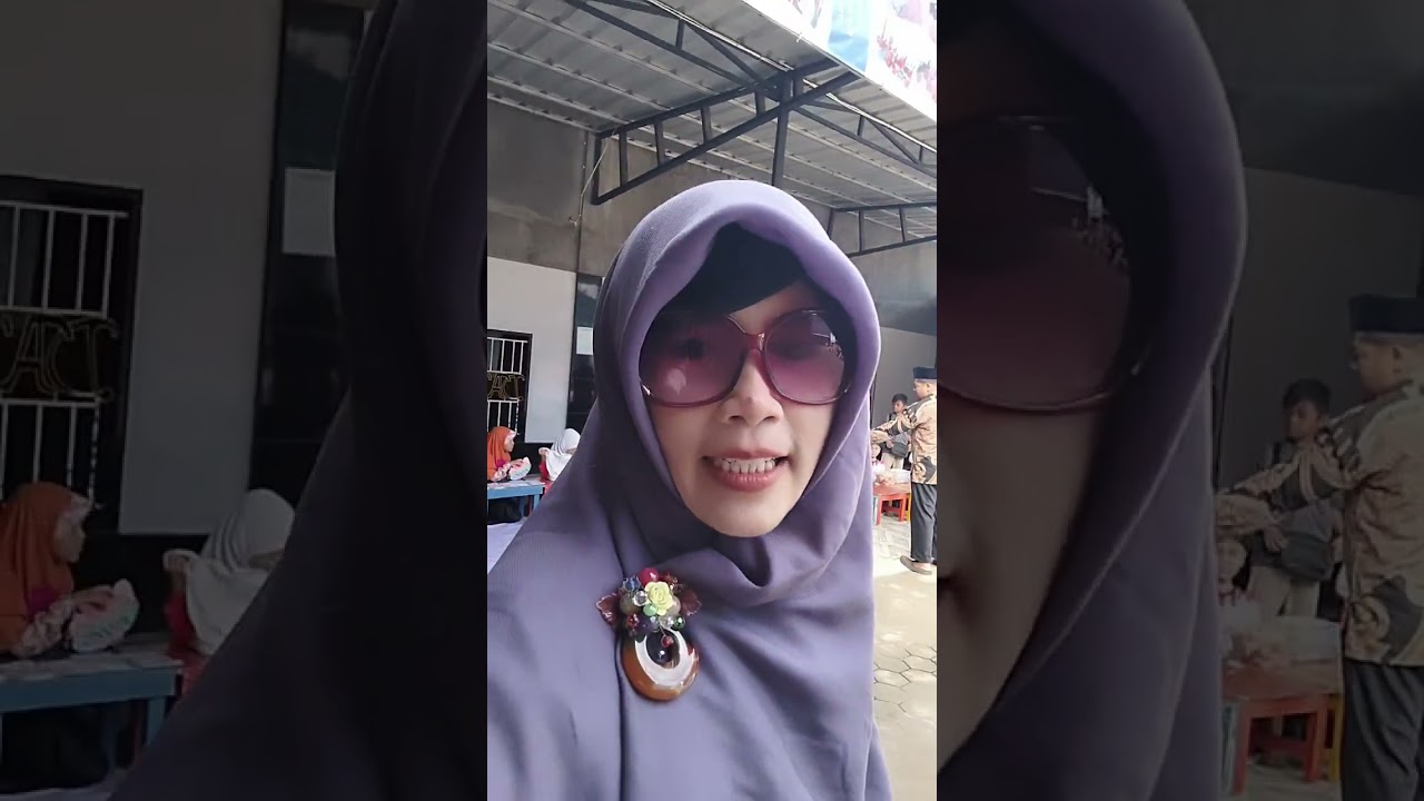 Berjualan adalah pintu rezeki yg paling banyak dan aku suka belanja,,, yuk jajan...
