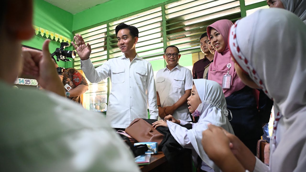 Wapres Tinjau Uji Coba Makan Bergizi Gratis di SDN 15 dan SLBN 5 Slipi, Jakarta Barat