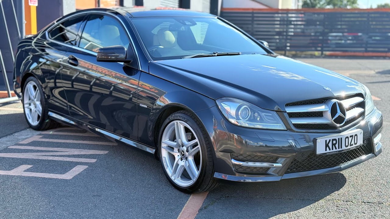Mercedes C250 cdi Coupe. PANROOF, Cream leather. Stunning!! 