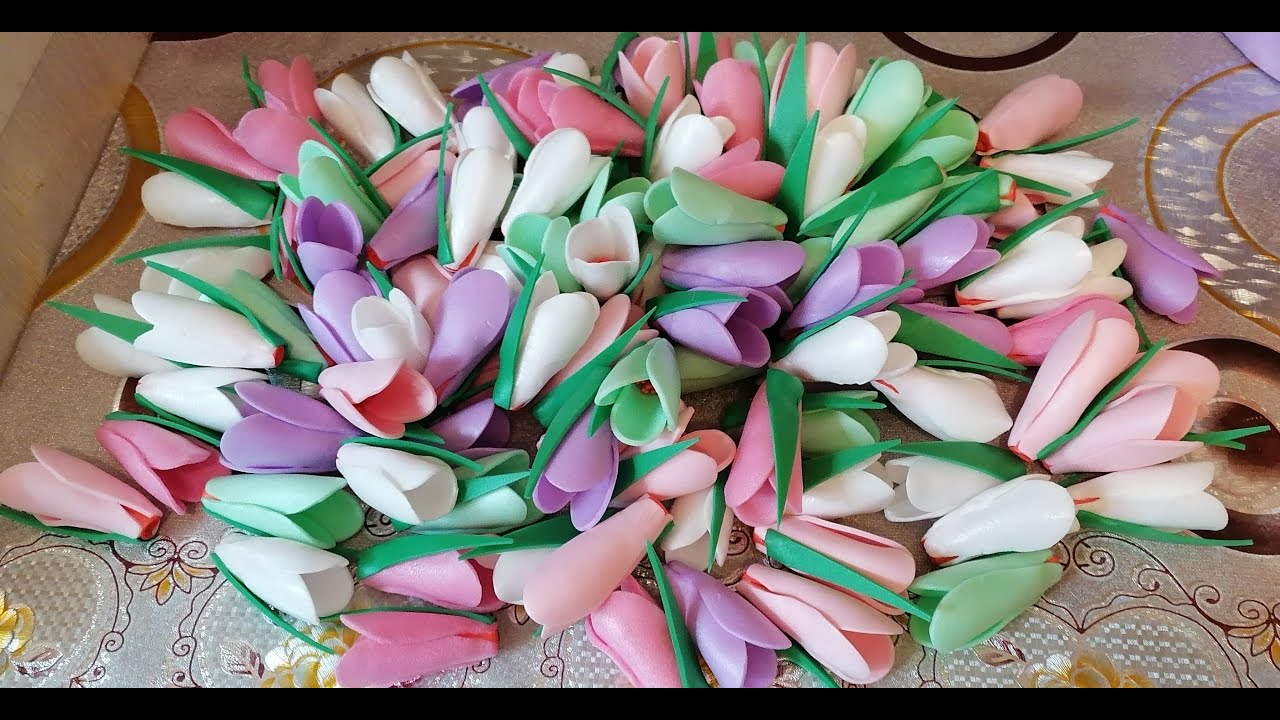 Крокусы из остатков изолона