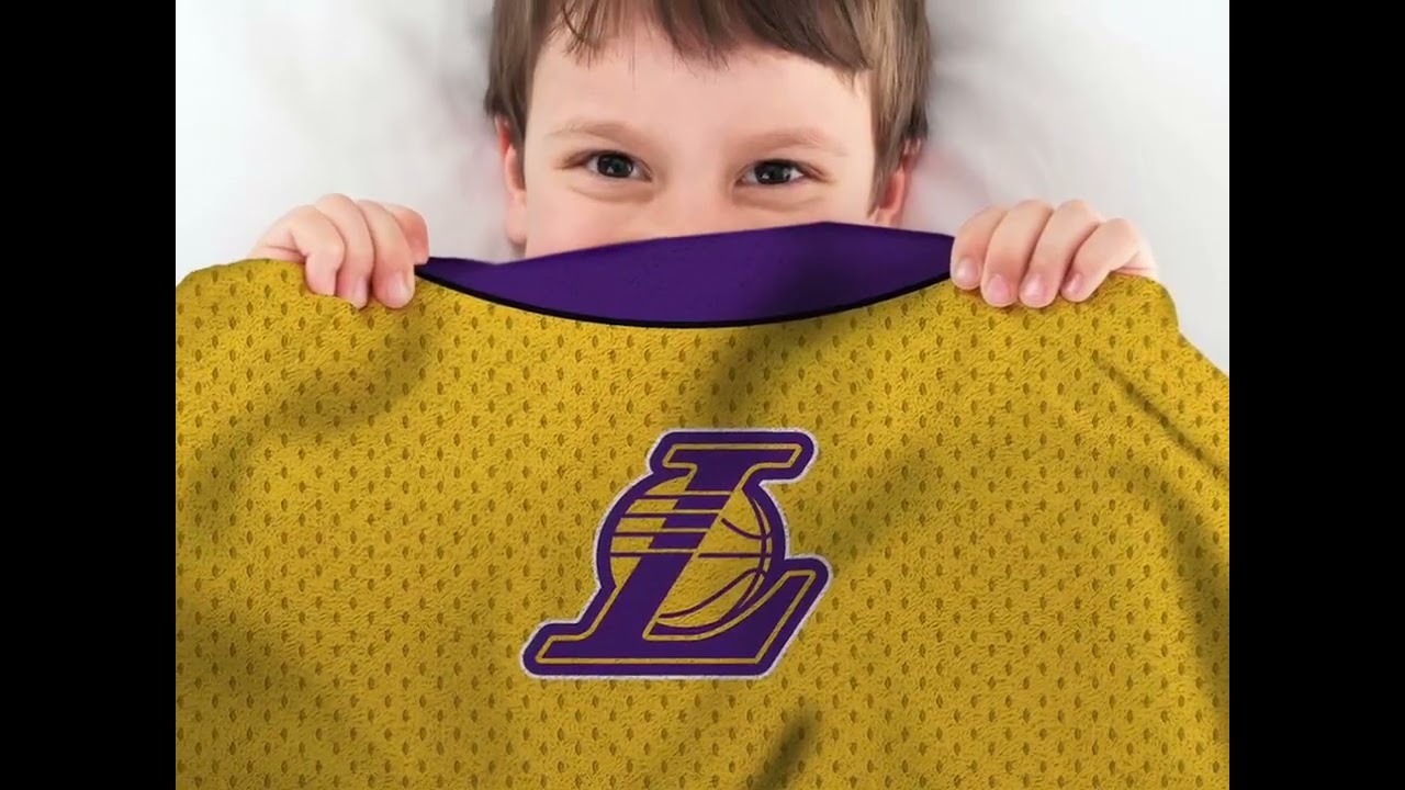 Sleep Squad Los Angeles Lakers LeBron James 60&rdquo; x 80&rdquo; Raschel Plush Blanket &ndash; A NBA Jersey Throw