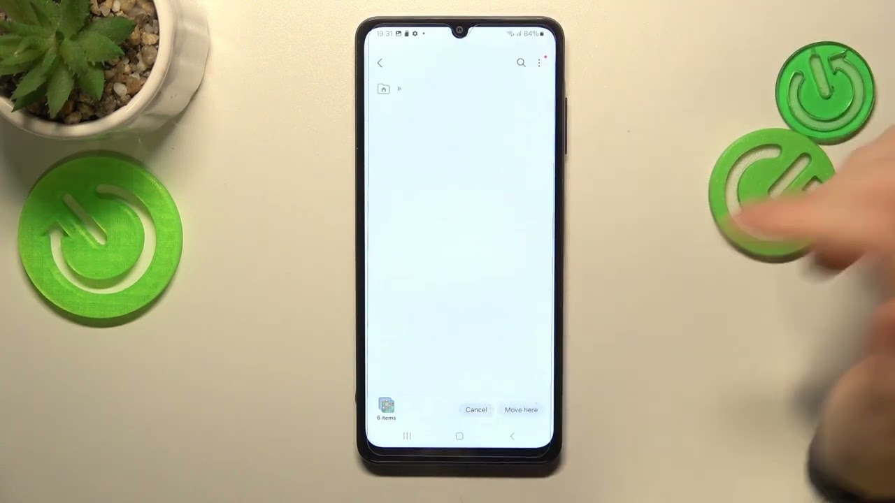 SAMSUNG Galaxy M05 &ndash; Jak przenosić pliki między pamięcią wewnętrzną a kartą SD