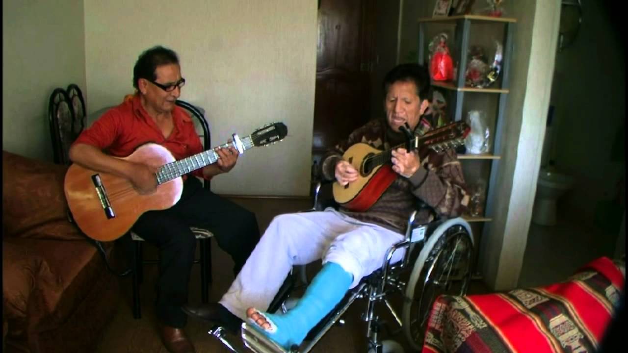 MUSICA  CERREÑA -  CHATO GRADOS Y  HERALDO DE LOS ANDES -  TUS OJOS