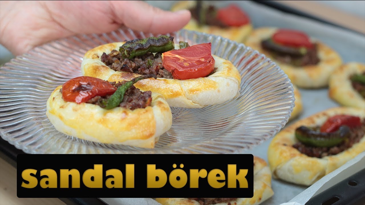 ZOR BÖREK TARİFLERİNİ BİR KENARA BIRAKIN BU TARİF TAM SİZLİK - KIYMALI SANDAL BÖREK 👌👌