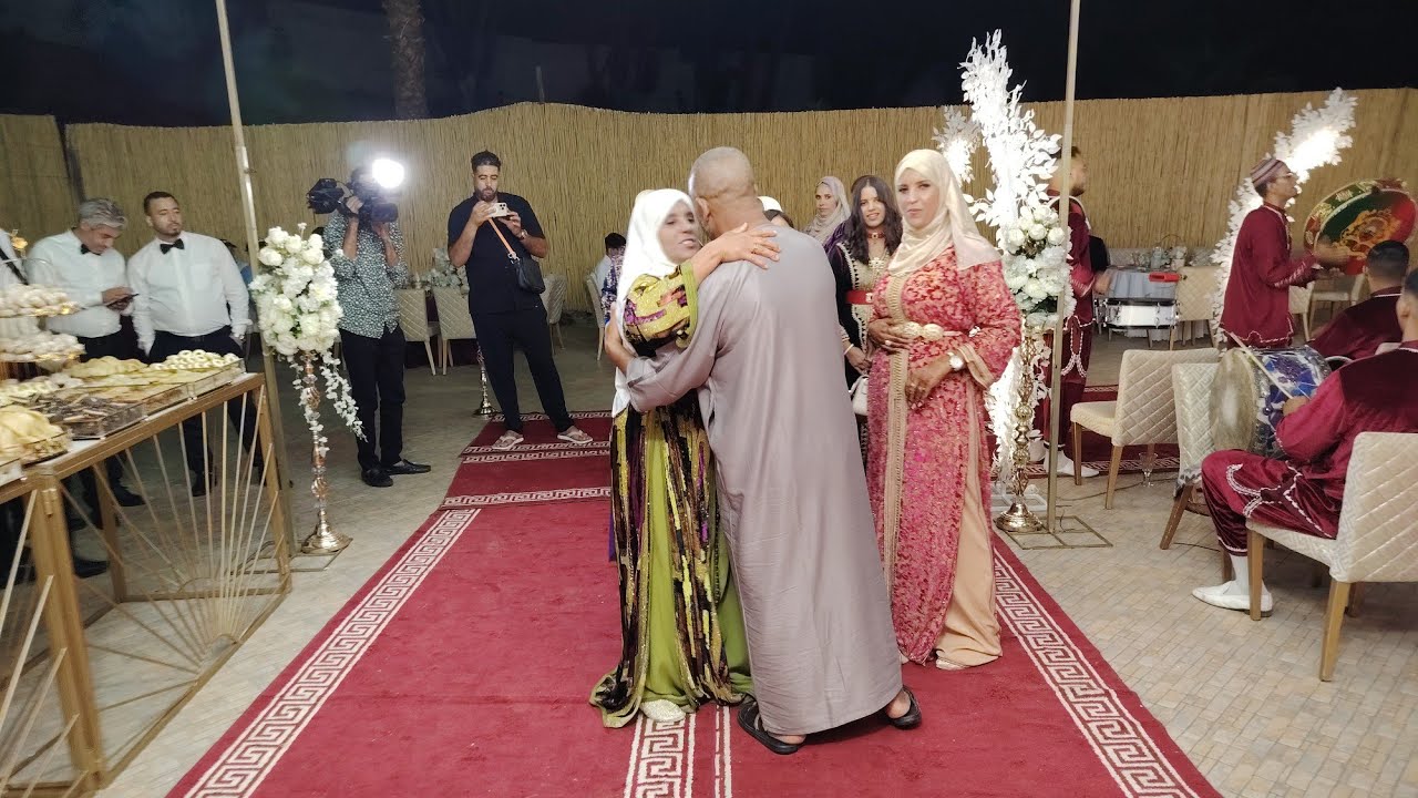 اجيو تشوفو خوكم طيب شحال🥹 بكا على بنتو الله يسمح لينا من الوالدين مصخاش بيها 🤗